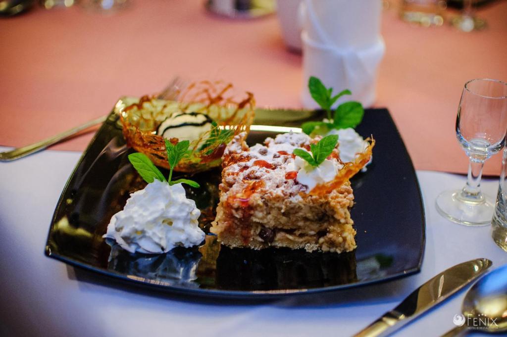 Fenix - Hotel I Restauracja Trzebownisko Exteriér fotografie